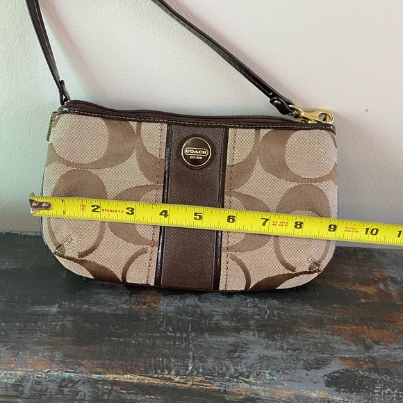 Coach clutch purse/mini purse. Tan - Picture 8 of 8